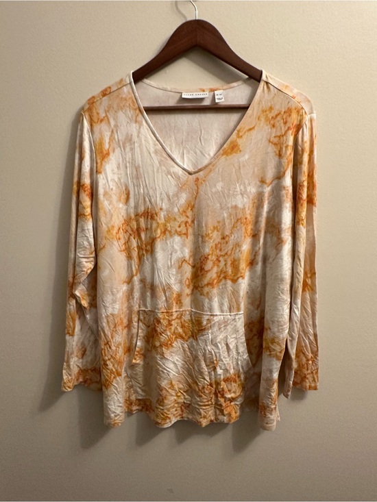 Susan Graver Tops - #553 Susan Graver Cream and Orange Tie-Dye V-Neck Long Sleeve Top